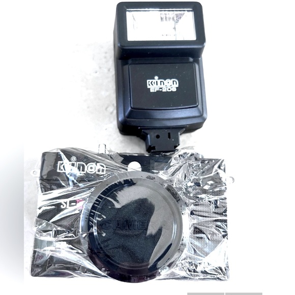 Vintage Set! NIB Kinon 35 mm SL3 Film Camera w/ new attachable electronic flash! - Picture 2 of 6